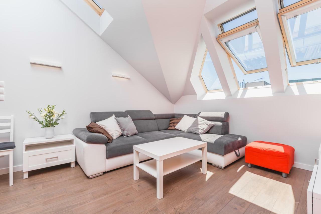 Cheerful Air Conditioned Apartment With Mezzanine And Parking - Old Town Краков Экстерьер фото