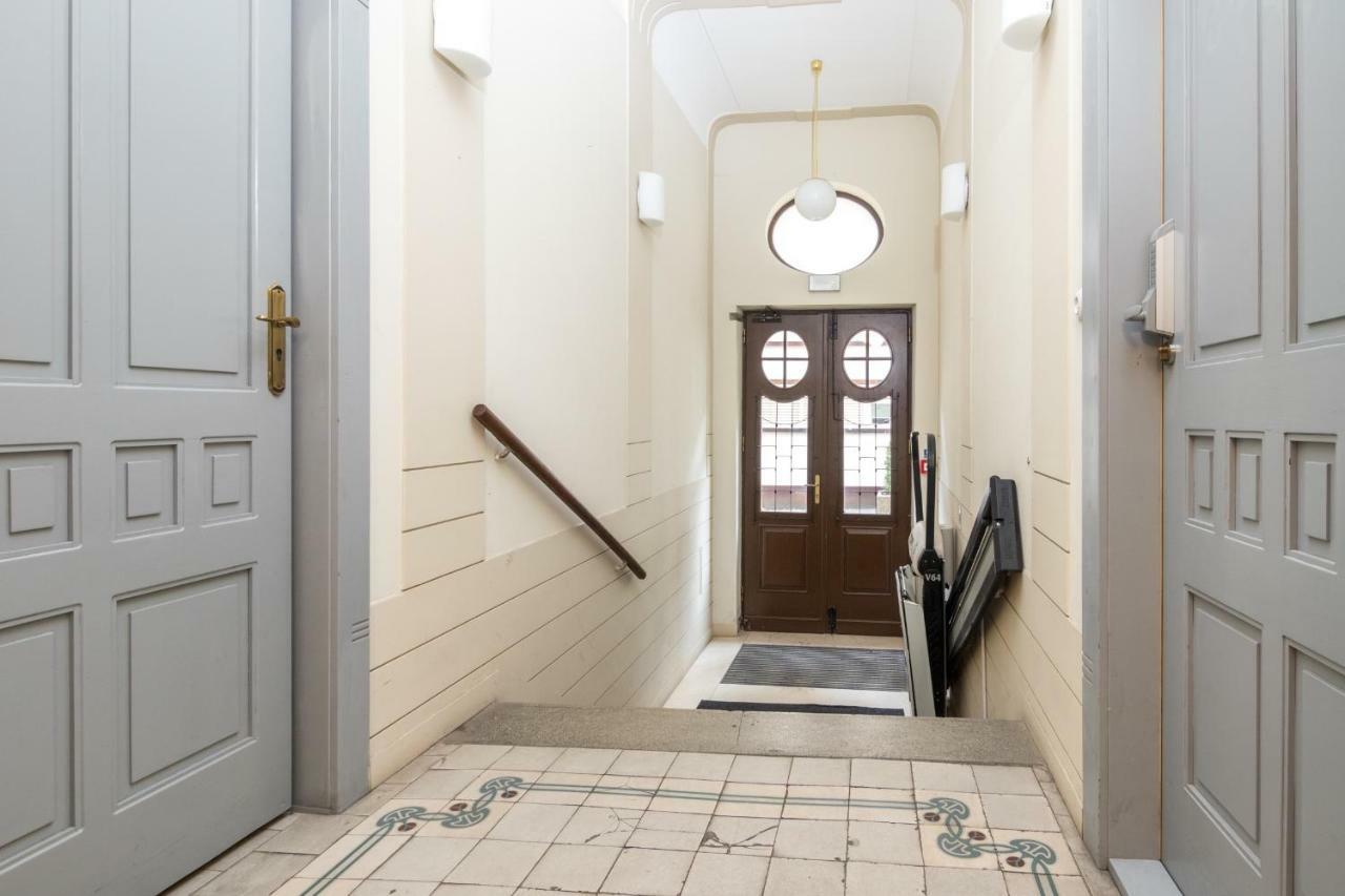 Cheerful Air Conditioned Apartment With Mezzanine And Parking - Old Town Краков Экстерьер фото